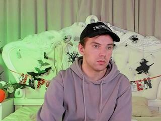 Arthur Andrews webcam model stream image