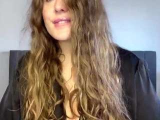 lucywillow webcam model stream image