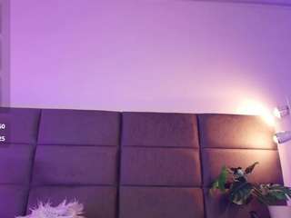 zoee-8 webcam model stream image