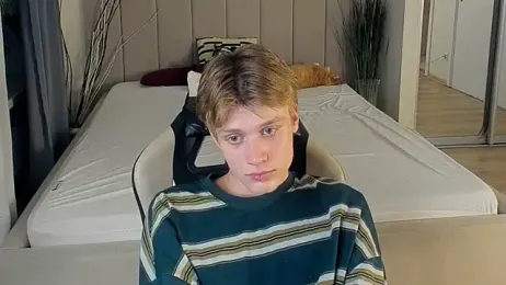 LouieEvans webcam model stream image