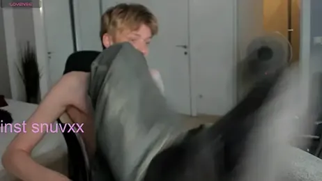 LouieEvans webcam model stream image