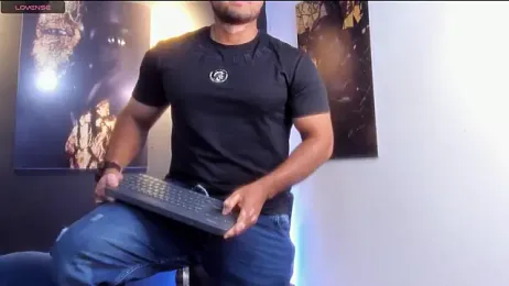 Big_furry_bear13 webcam model stream image