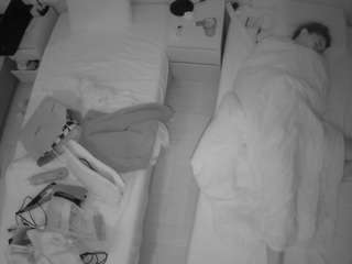 voyeurcam-julmodels-bed-5 webcam model stream image