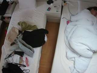 voyeurcam-julmodels-bed-5 webcam model stream image
