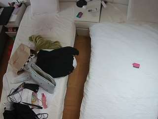 voyeurcam-julmodels-bed-5 webcam model stream image