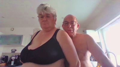 lunaria webcam model stream image