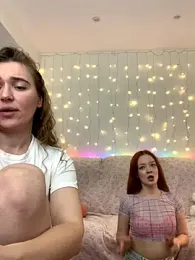 Radiants_two webcam stripchat model stream image