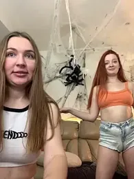 Radiants_two webcam model stream image