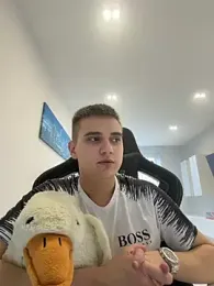 WARDEN_w webcam stripchat model stream image