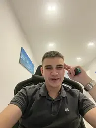 WARDEN_w webcam model stream image