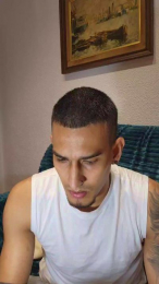 Andrewxxx9 webcam model stream image