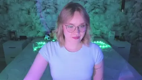 Aurora_Golden1 webcam model stream image