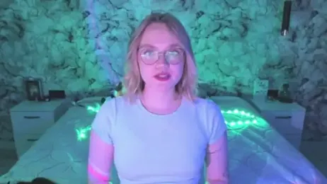 Aurora_Golden1 webcam stripchat model stream image