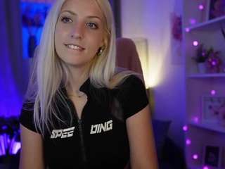 lucycutie webcam model stream image
