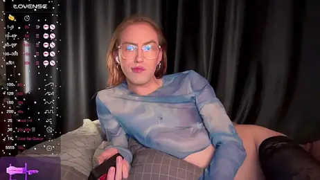 Avril_Pearly_ webcam model stream image