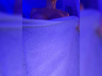 OrgazMia webcam model stream image