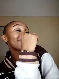 Hannah_107 webcam model stream image