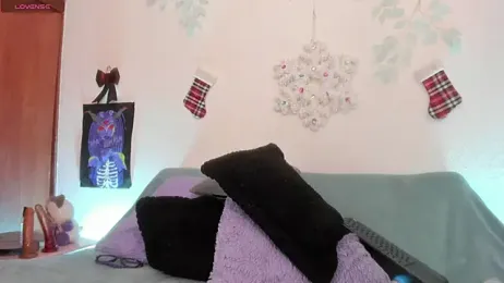 Cata_green webcam model stream image