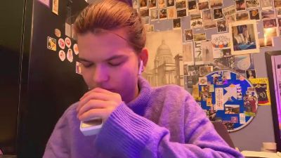 VikkiStrachan webcam cam4 model stream image