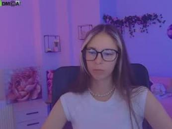 emma_bless_ webcam model stream image