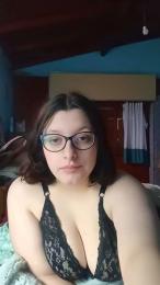 Yuxxxa webcam cam4 model stream image