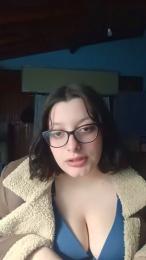 Yuxxxa webcam model stream image