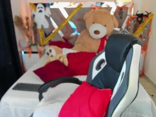 Amara Jons webcam model stream image