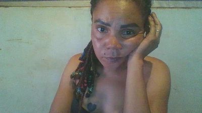 SoanLaura webcam model stream image