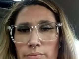 suziieq23 webcam model stream image