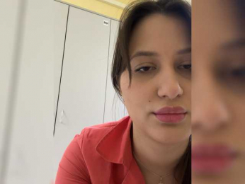 Llevie webcam model stream image