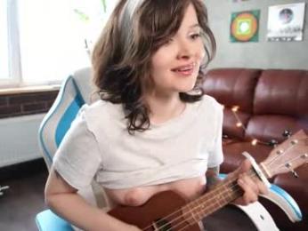 awondrr webcam model stream image