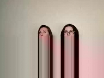 your_little_mom webcam model stream image