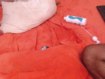 tu-y-yo19 webcam model stream image