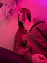 DianaGlow webcam model stream image