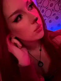 DianaGlow webcam model stream image