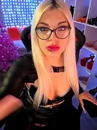 MariellaSun_ webcam model stream image