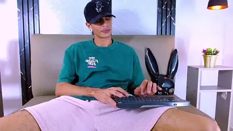 Franvill_Trato webcam stripchat model stream image