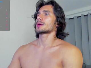 Axel Owen webcam model stream image