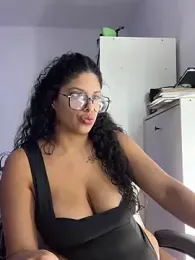 Shurabig webcam model stream image