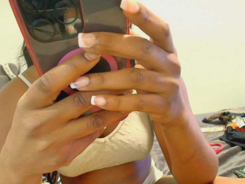 Naomiruty webcam model stream image