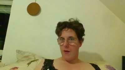 OiseauNoir88 webcam model stream image