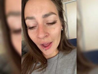 Molly69x webcam model stream image
