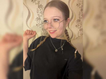 MelMooon webcam model stream image