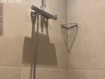 curlyboyy_ webcam model stream image