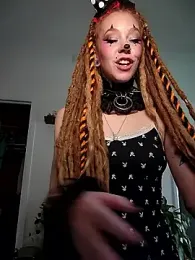 LucidLucy webcam model stream image