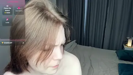 LavenderMitten webcam model stream image