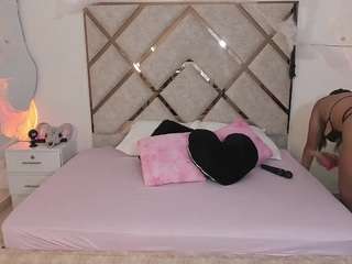 queenie-star webcam model stream image