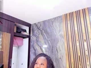 laurasaenz01 webcam model stream image