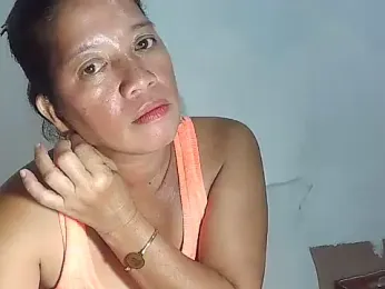 wethornypussy4u webcam model stream image