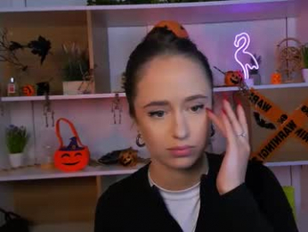 miki_ti webcam model stream image